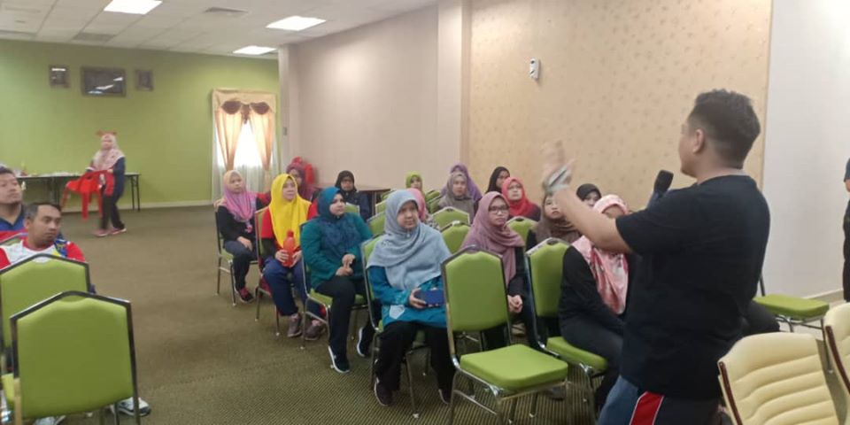 Latihan Kebakaran dan Demonstrasi Memadam Api