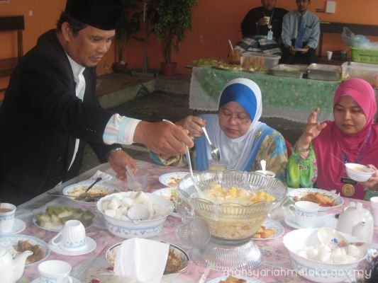 Majlis Perpisahan Puan Jamaih, Encik Roslan dan En. Abu Bakar